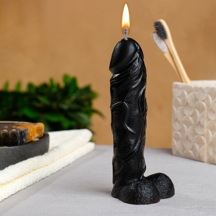 Купить Фигурная свеча "Фаворит" черная 16 см в Секс шоп Тольятти Di'Amore si'