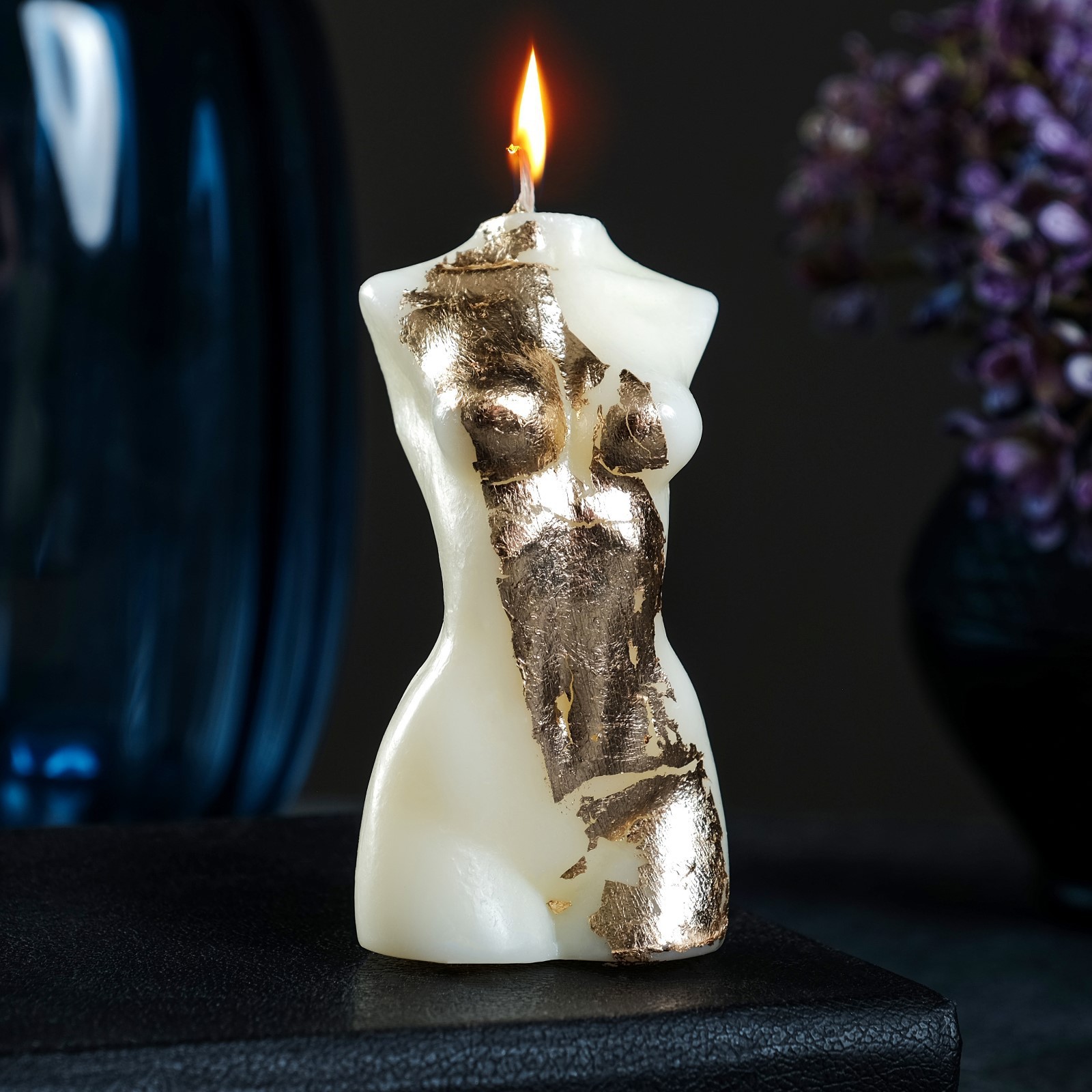 Купить Фигурная свеча "Женское тело №1" молочная с поталью 9 см в Секс шоп Тольятти Di'Amore si'